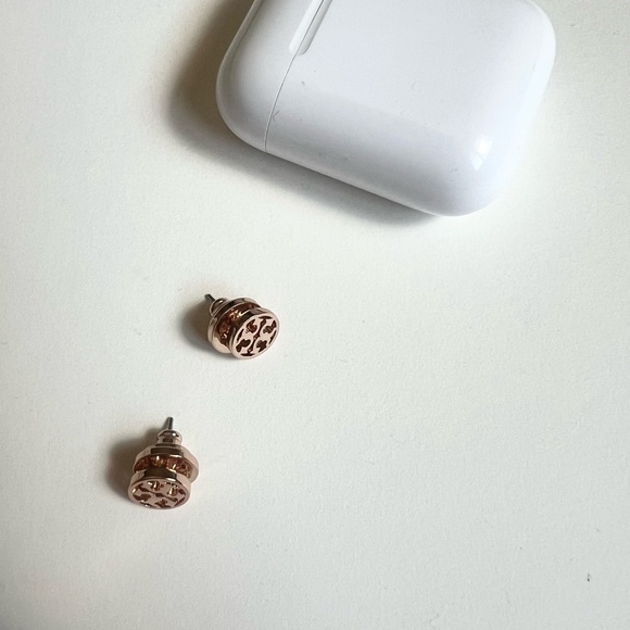 New Tory Burch rose gold earrings - Picture 2 of 3